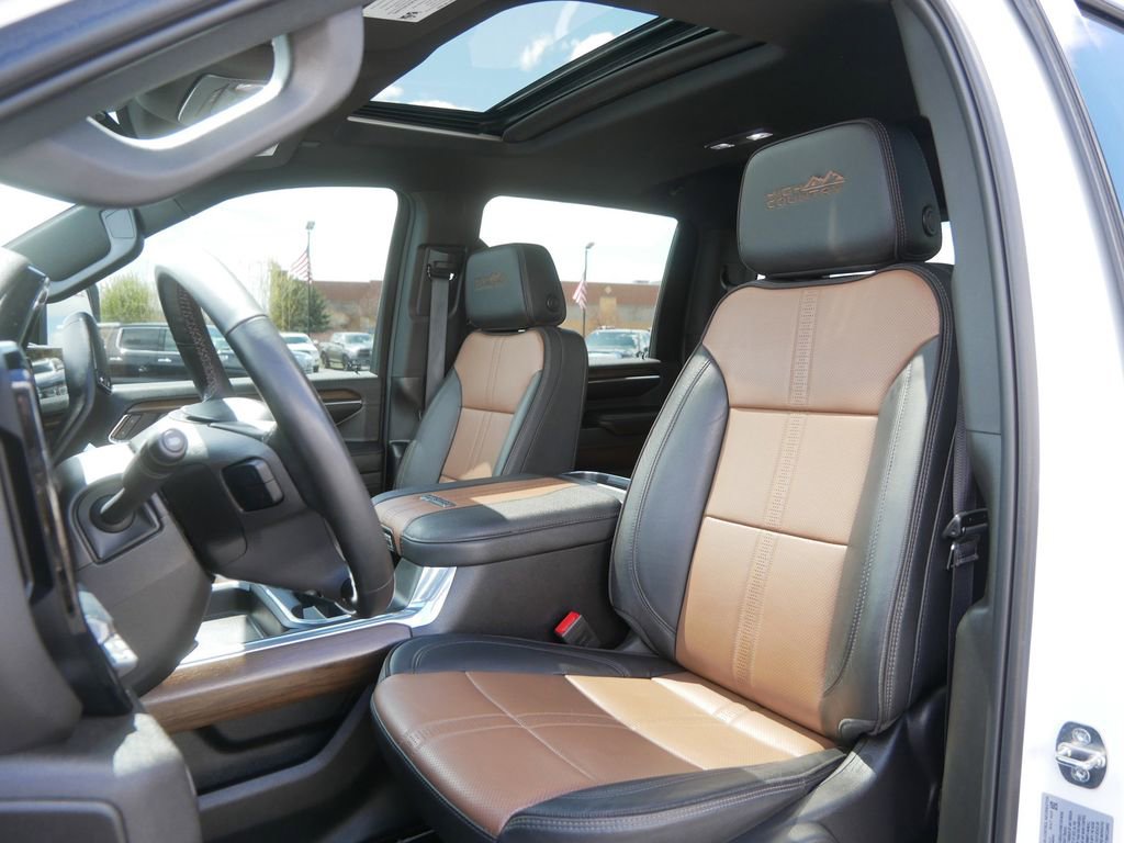 Used 2024 Chevrolet Silverado 3500 High Country w/ High Country Premium Package AWD/4WD image 12