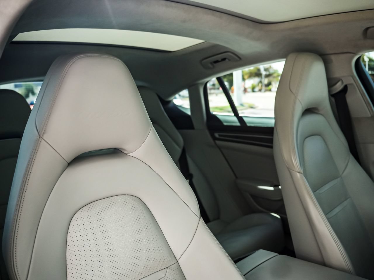 Used 2017 Porsche Panamera Turbo AWD/4WD image 30