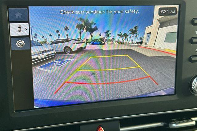 Used 2025 Hyundai Elantra SE image 19