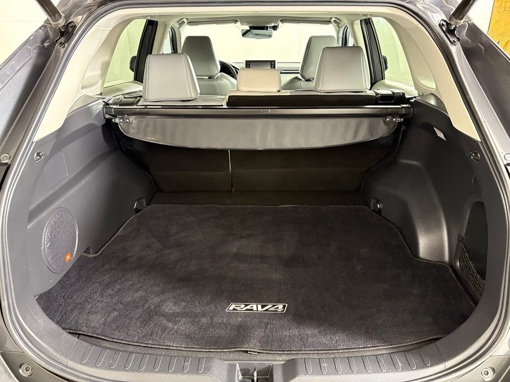 Used 2021 Toyota RAV4 Limited w/ Limited Grade Weather Package AWD/4WD image 18