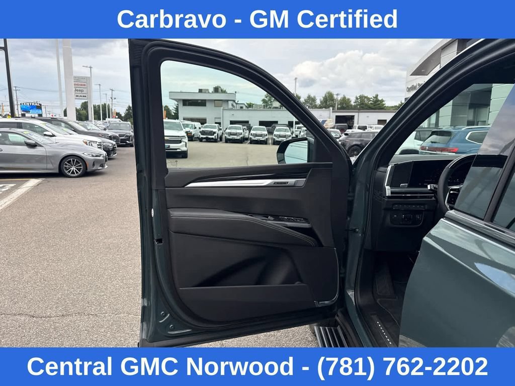Used 2025 Cadillac Escalade ESV Sport w/ Touring Package AWD/4WD image 12