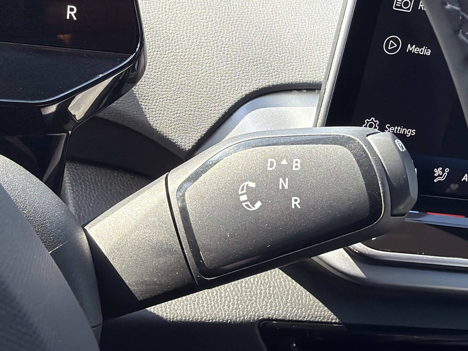 Certified 2025 Volkswagen ID.4 Pro RWD image 21