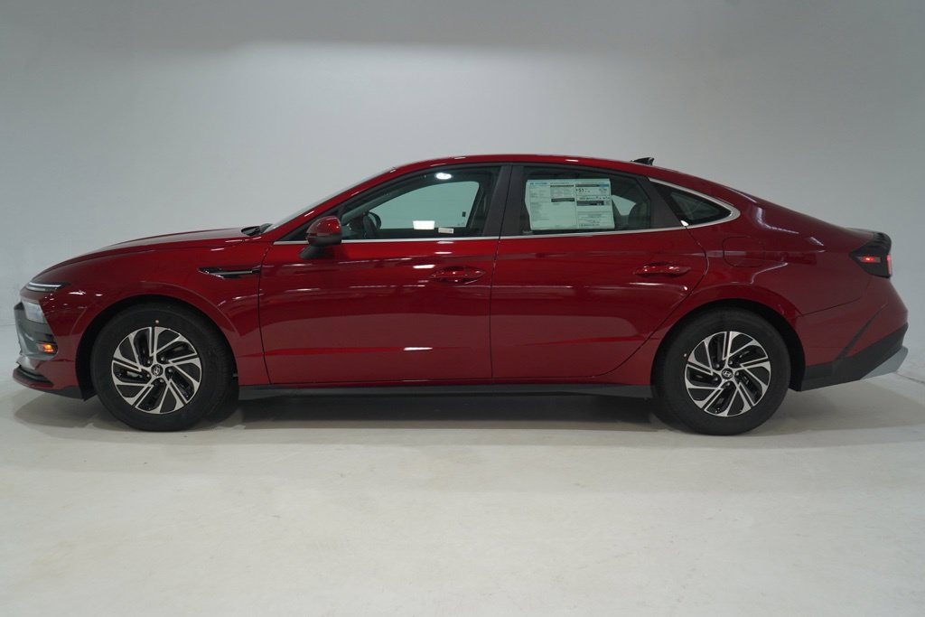 New 2026 Hyundai Sonata Blue FWD image 4