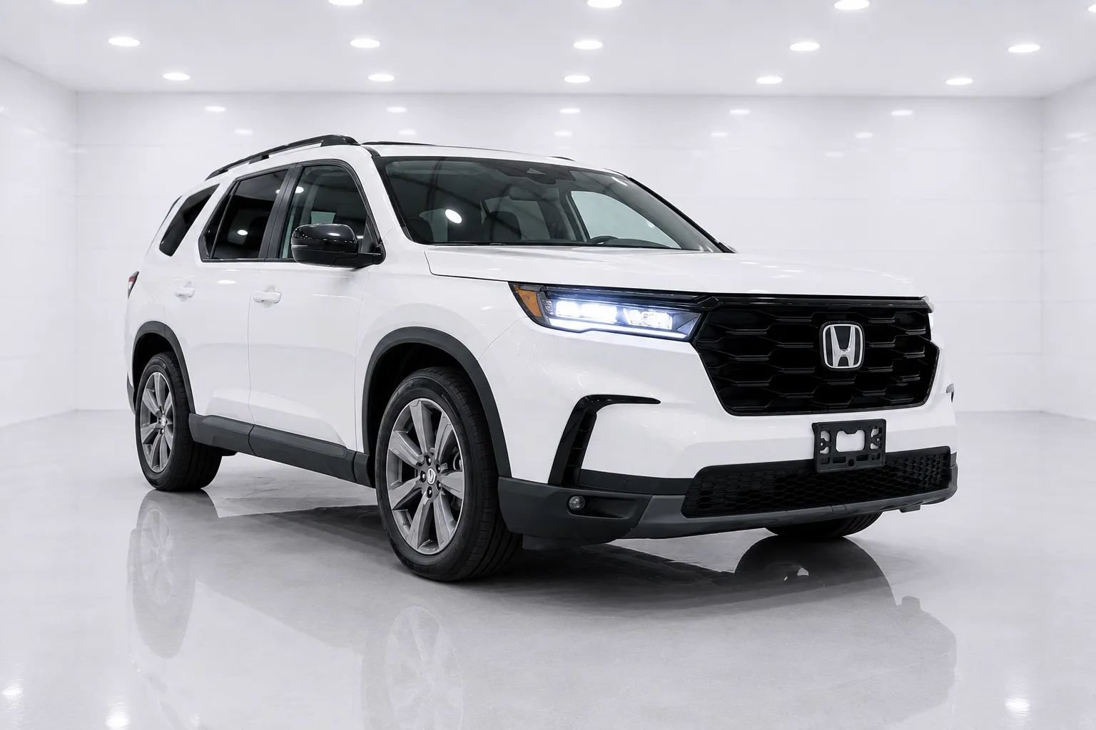 Used 2025 Honda Pilot Sport image 7