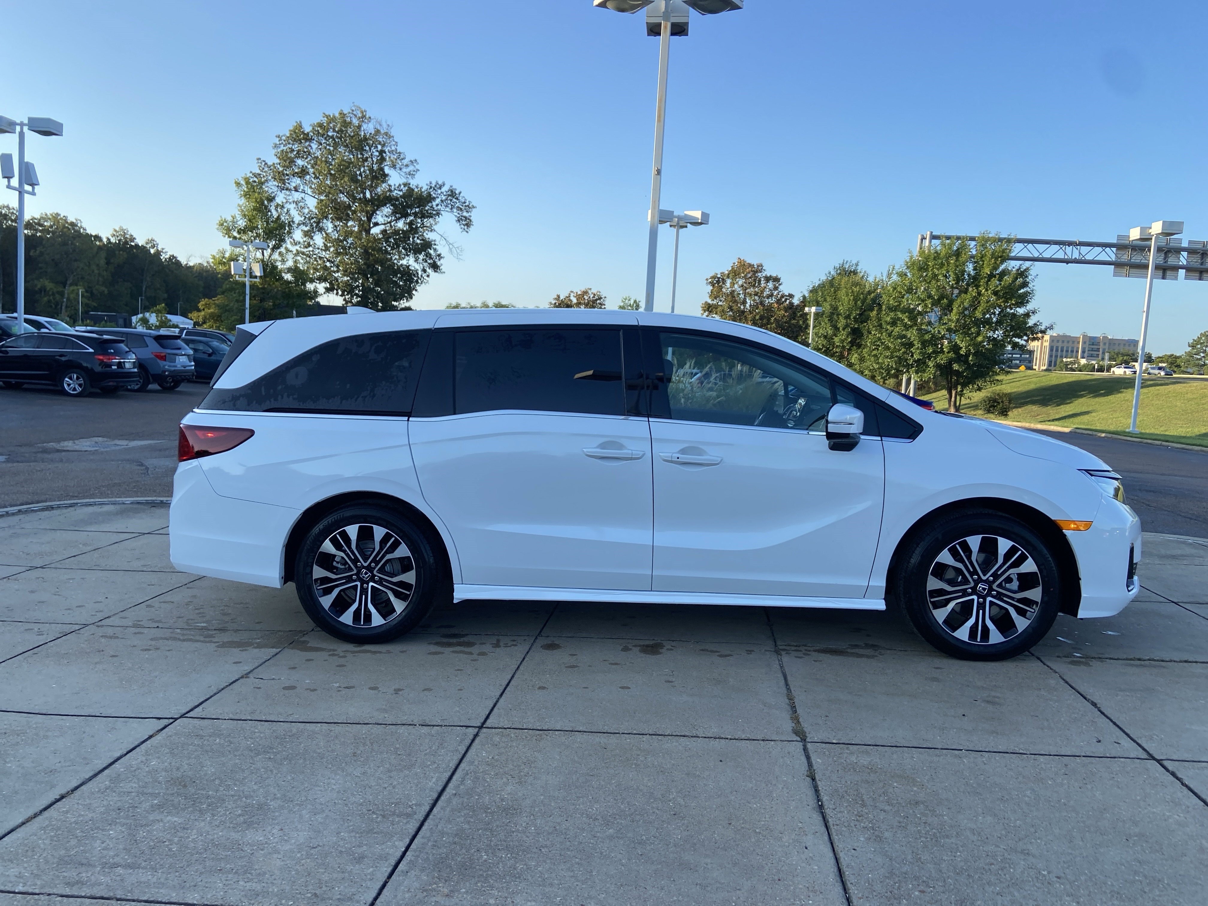 New 2027 Honda Odyssey Elite image 12