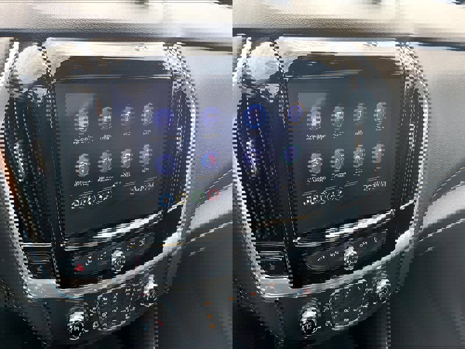 Used 2020 Chevrolet Traverse LT w/ LT Premium Package AWD/4WD image 27