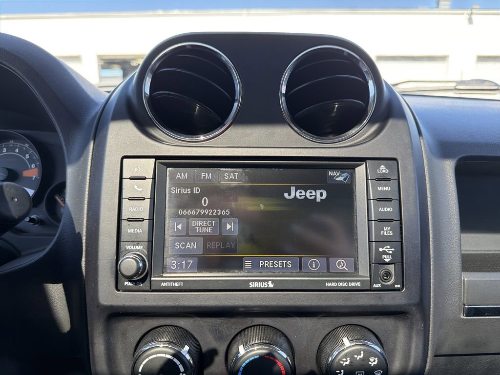 Used 2015 Jeep Patriot High Altitude image 23