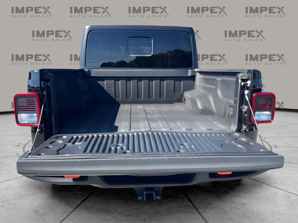 Used 2022 Jeep Gladiator Mojave w/ Cold Weather Group AWD/4WD image 30