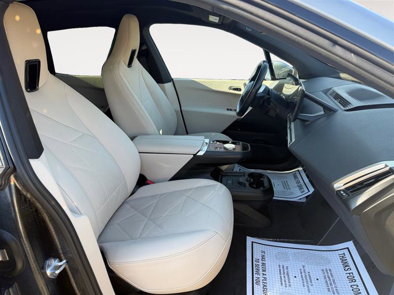 Used 2023 BMW iX xDrive50 w/ Premium Package image 17