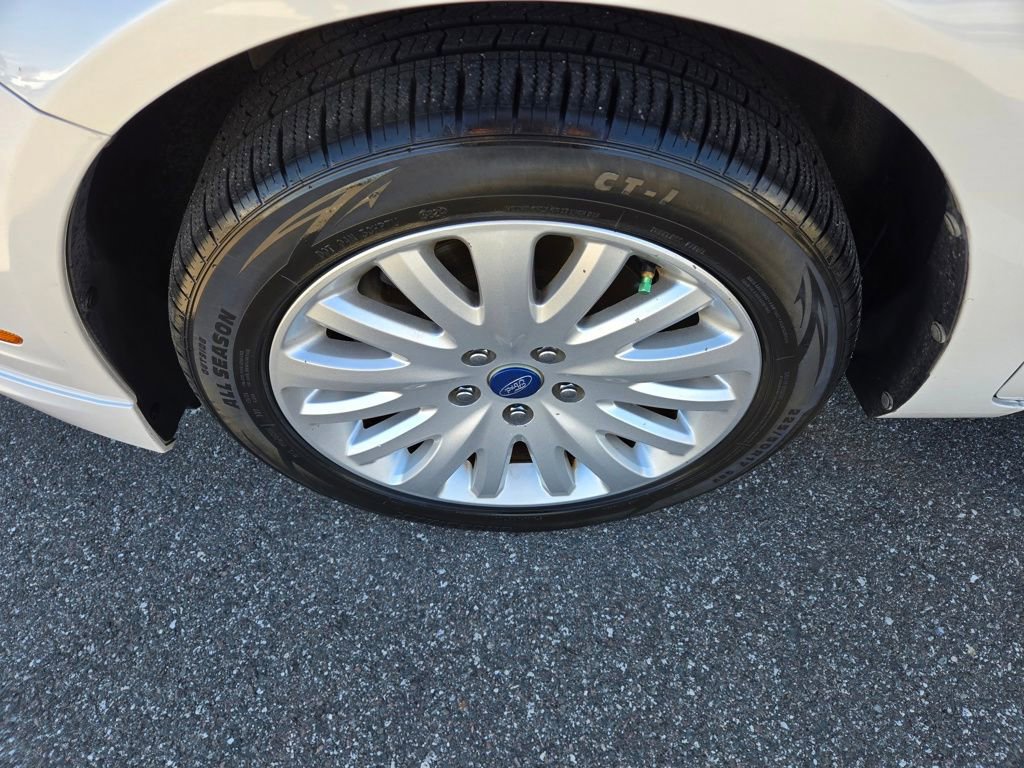 Used 2010 Ford Fusion Hybrid FWD image 15