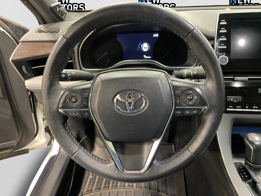 Used 2021 Toyota Avalon XLE w/ Moonroof Package FWD image 12