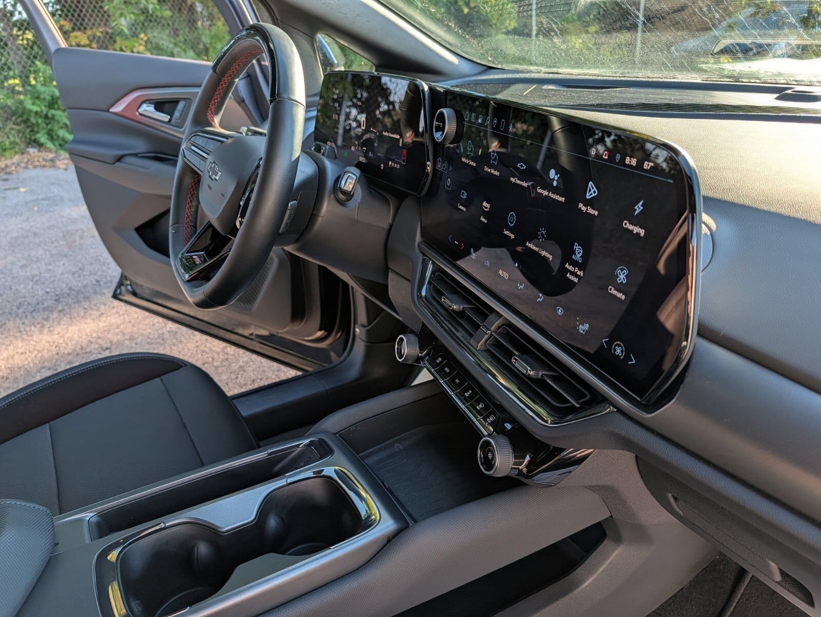 Used 2024 Chevrolet Equinox EV RS AWD/4WD image 24