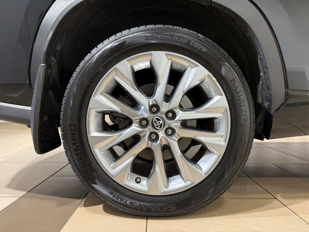 Used 2023 Toyota Highlander Limited AWD/4WD image 9