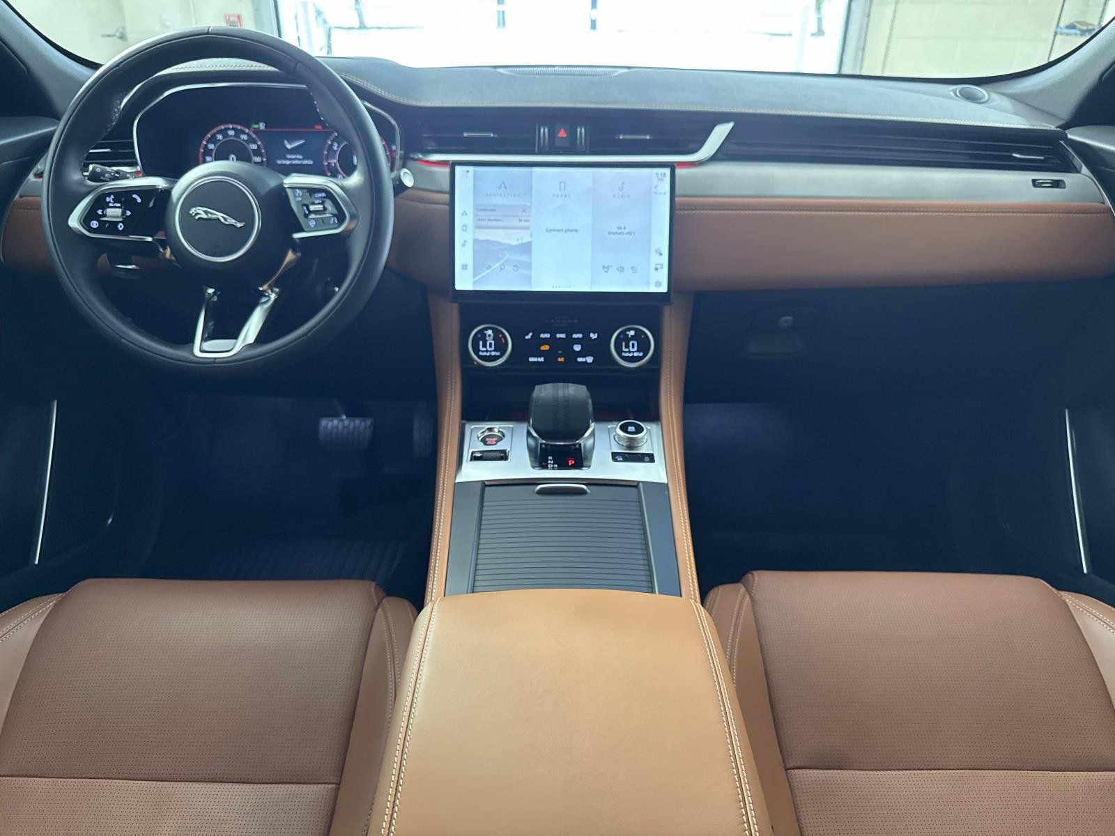 Certified 2026 Jaguar F-PACE R-Dynamic S AWD/4WD image 14