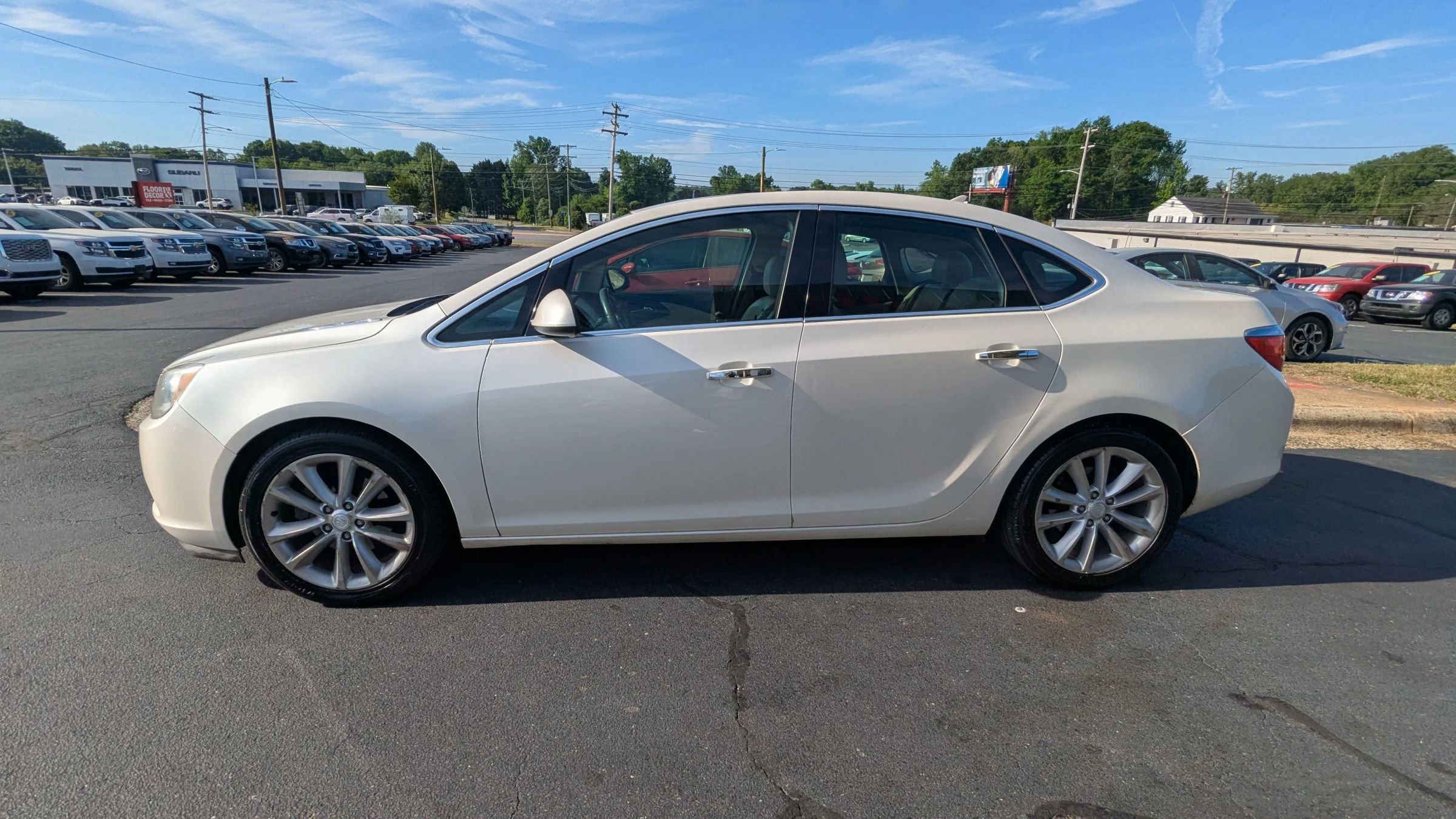 Used 2012 Buick Verano Leather FWD image 4