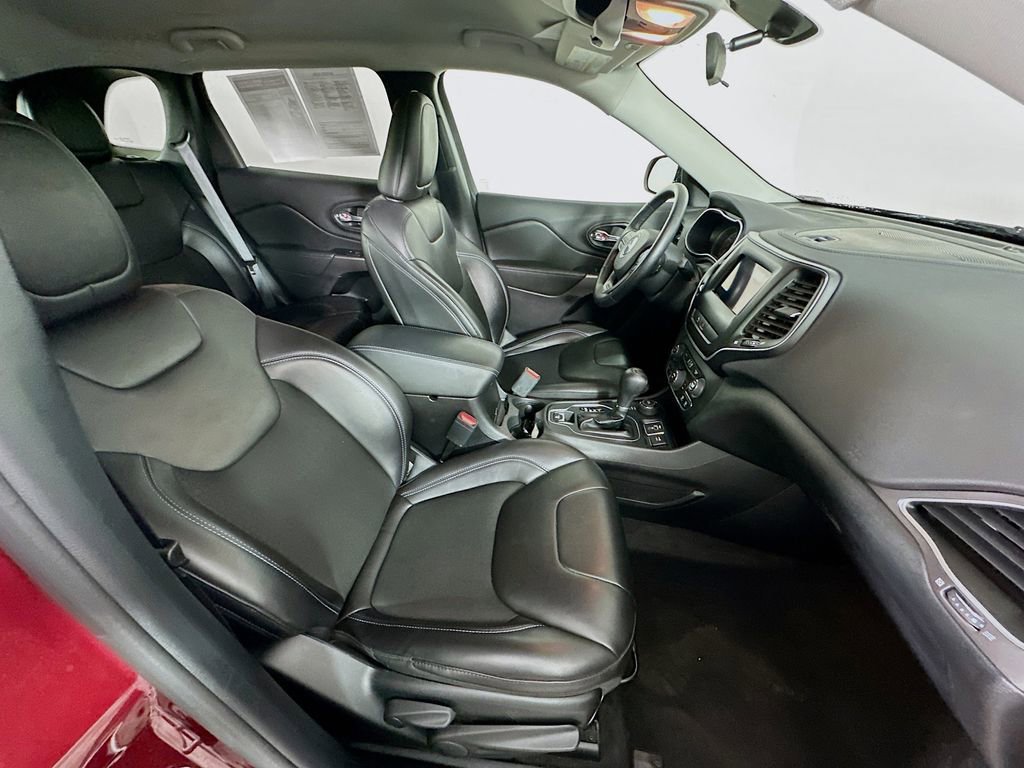Certified 2020 Jeep Cherokee Latitude Plus image 35