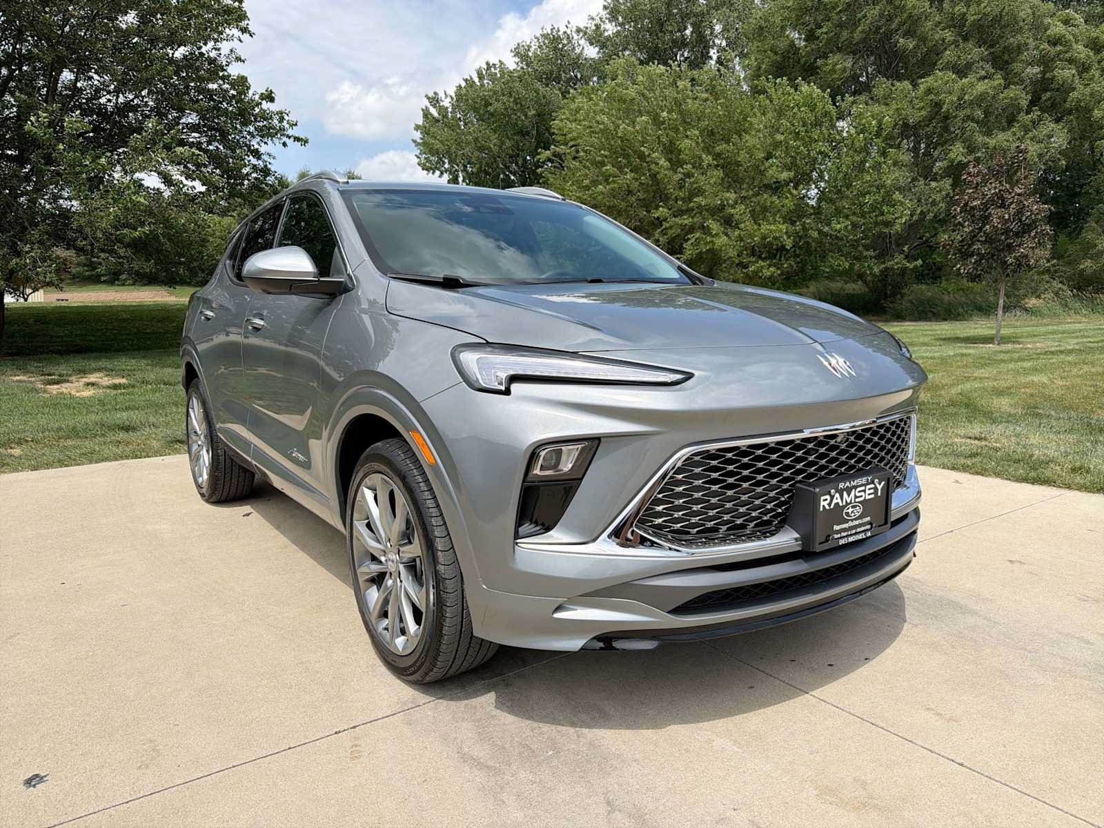 Used 2026 Buick Encore GX Avenir w/ Avenir Technology Package AWD/4WD image 8