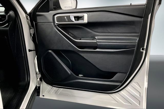 Used 2020 Ford Explorer XLT w/ Equipment Group 202A image 29