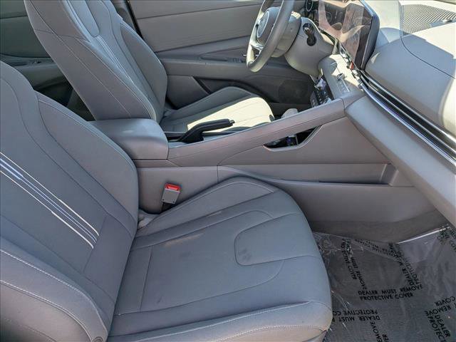 Used 2024 Hyundai Elantra SEL FWD image 21