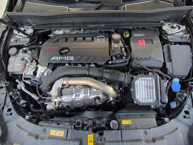 New 2026 Mercedes-Benz GLB 35 AMG 4MATIC image 17