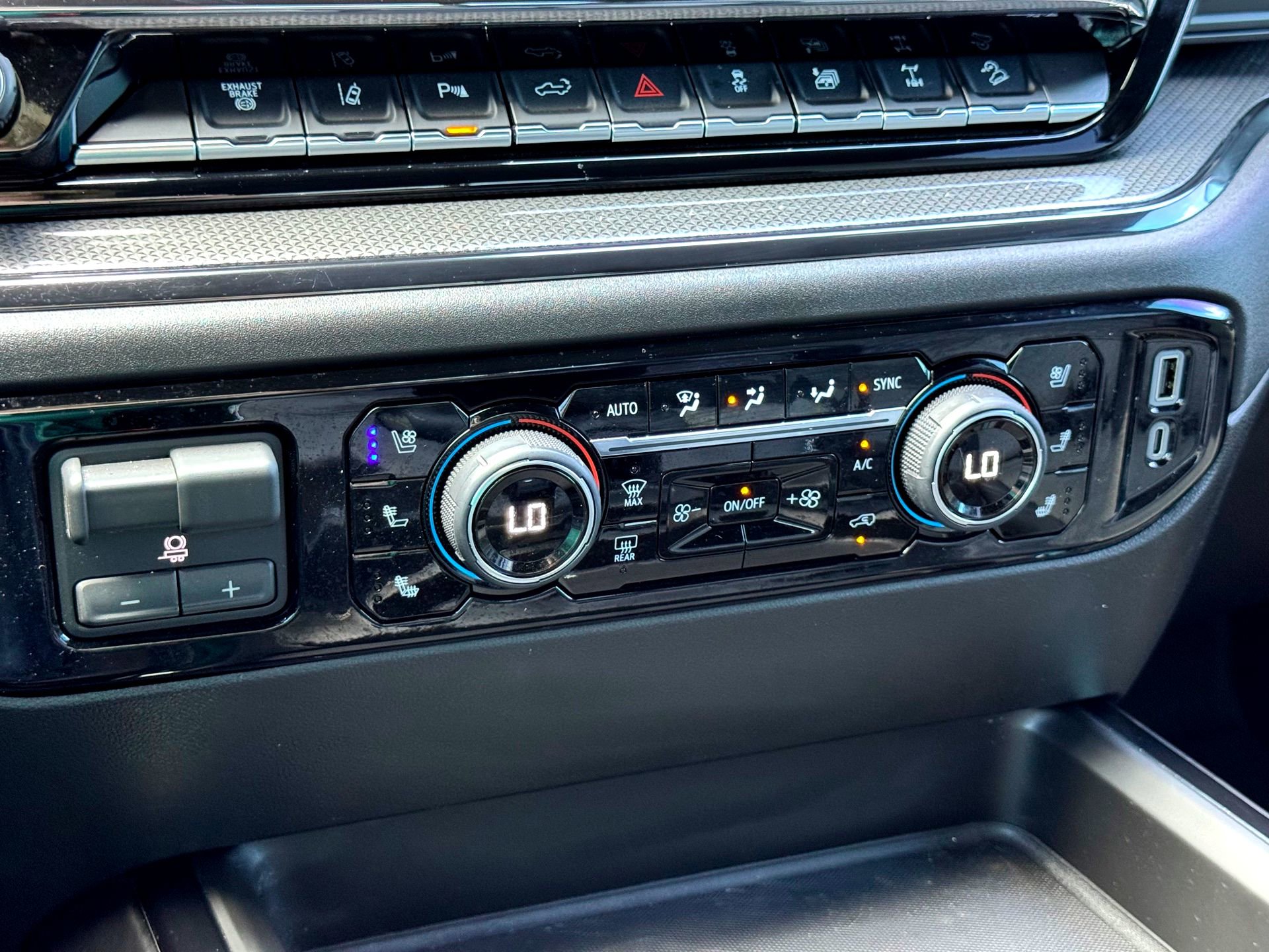 Used 2026 Chevrolet Silverado 2500 ZR2 w/ ZR2 Bison Edition image 29