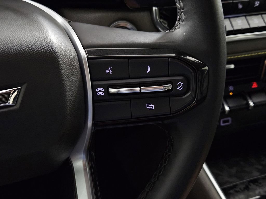 Used 2024 Chevrolet Colorado ZR2 w/ Technology Package AWD/4WD image 20