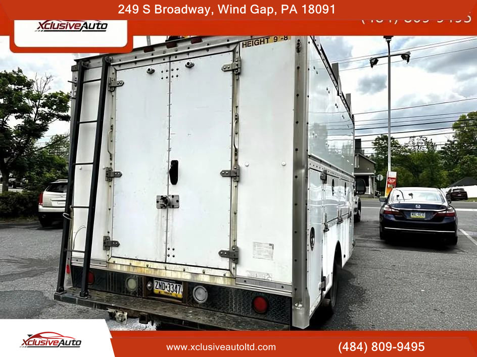 Used 2005 Ford E-350 and Econoline 350 Super Duty image 5