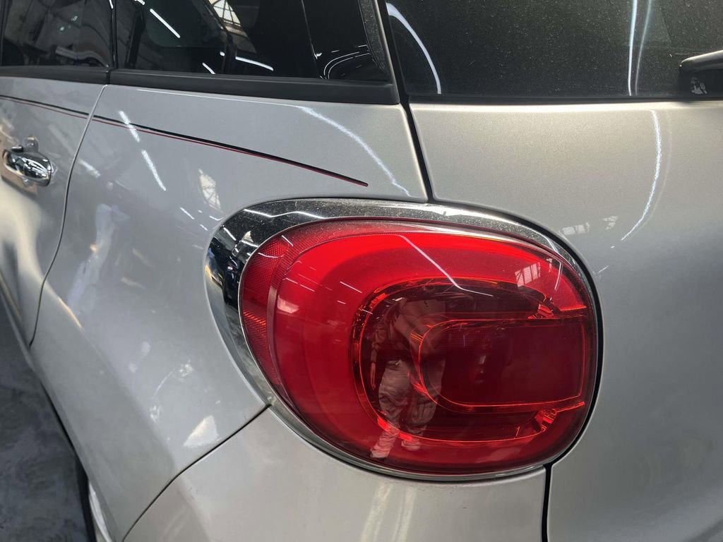 Used 2018 FIAT 500L Pop w/ Popular Equipment Group image 10