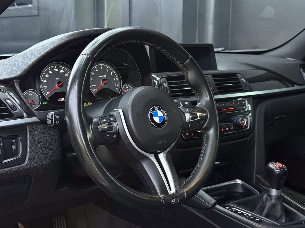 Used 2015 BMW M4 Coupe w/ Executive Package RWD image 14