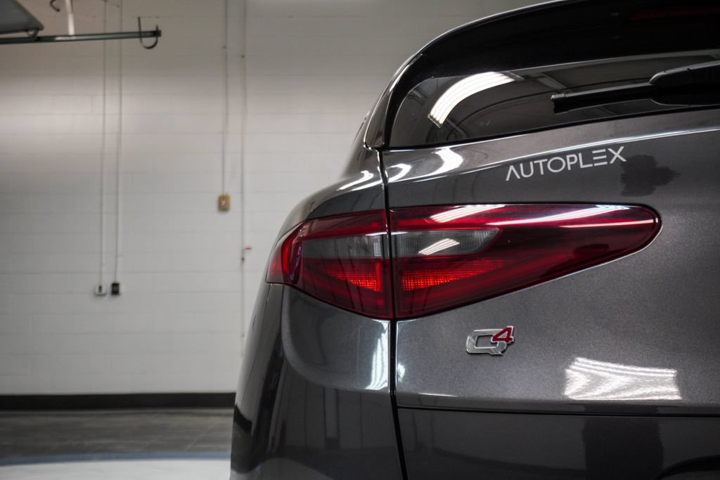 Used 2023 Alfa Romeo Stelvio Ti AWD/4WD image 36