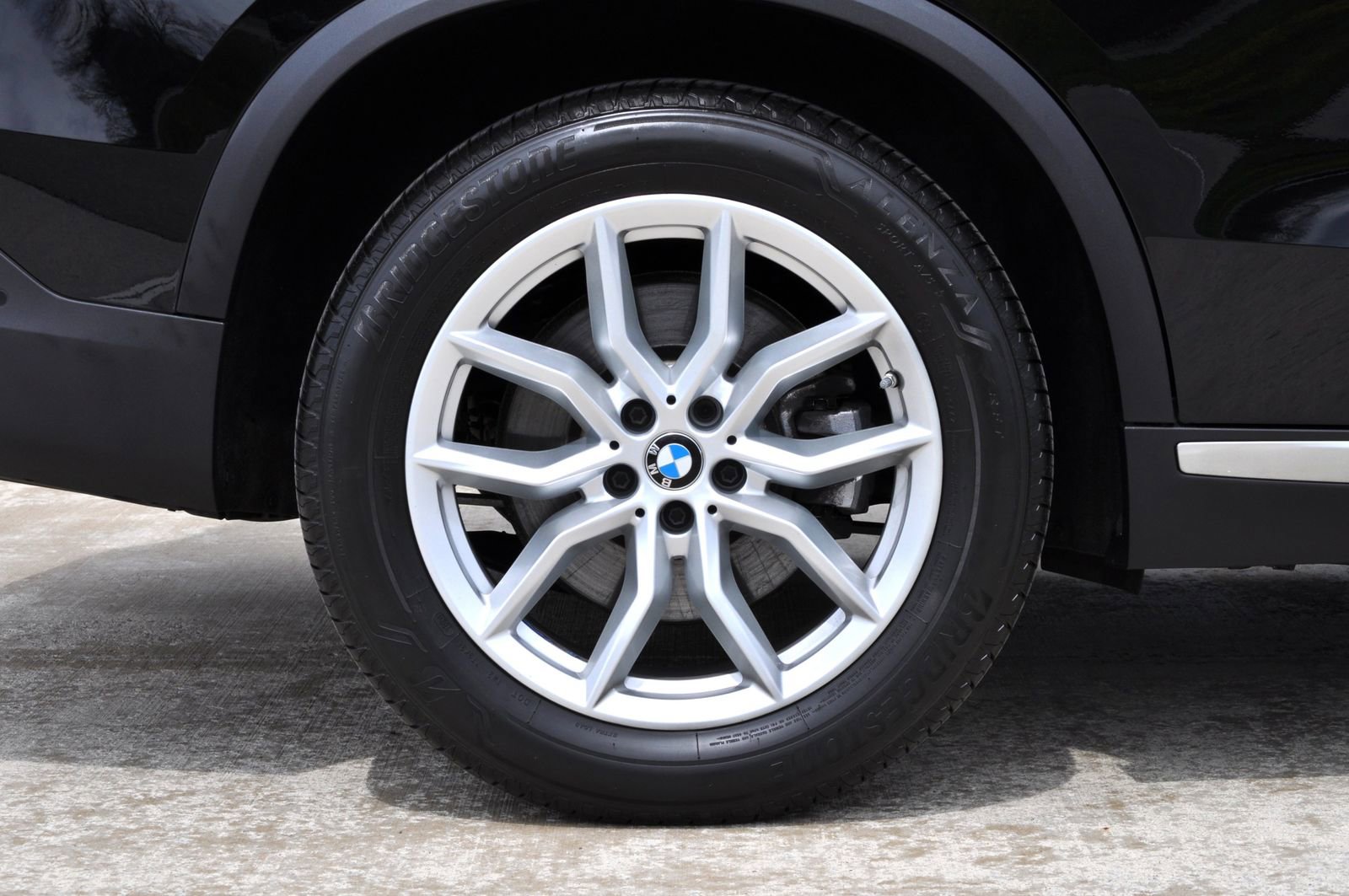 Used 2023 BMW X5 xDrive40i w/ Parking Assistance Package AWD/4WD image 19