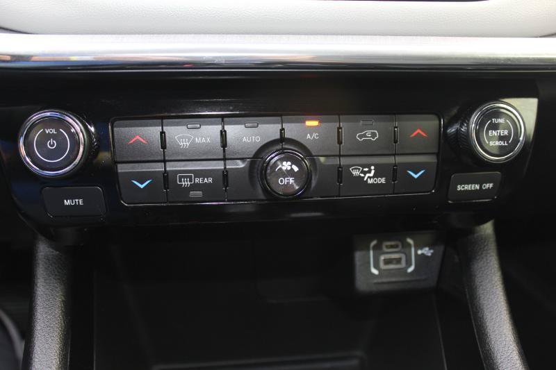 Used 2024 Jeep Compass Limited AWD/4WD image 35