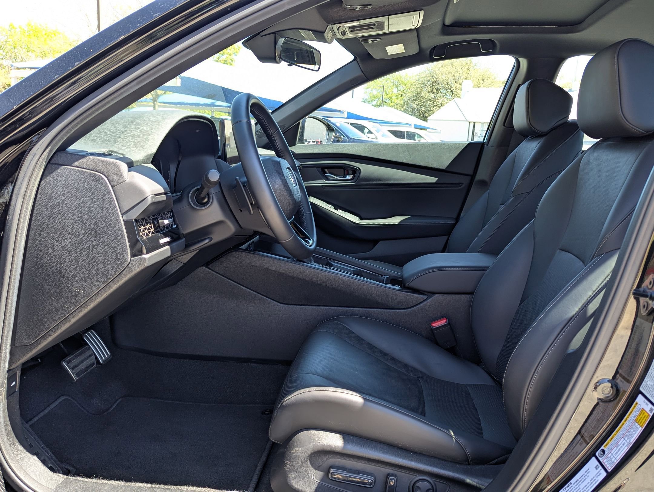 Used 2025 Honda Accord Sport image 9