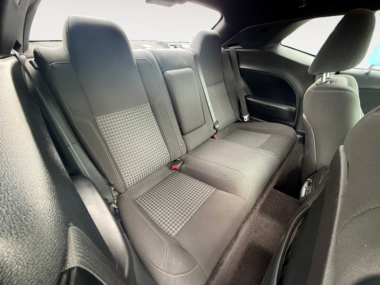 Used 2016 Dodge Challenger SXT RWD image 18