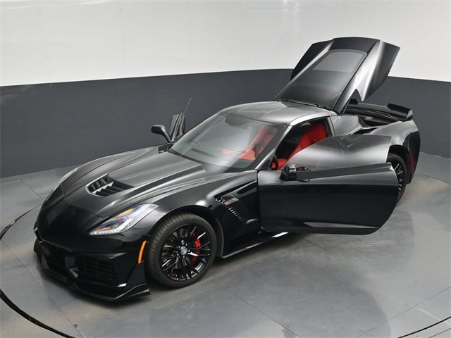 Used 2015 Chevrolet Corvette Z06 w/ 2LZ Preferred Equipment Group image 59