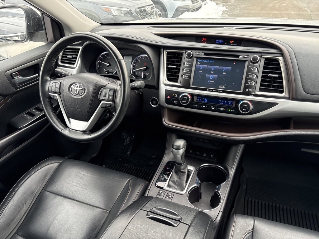 Used 2018 Toyota Highlander XLE image 15