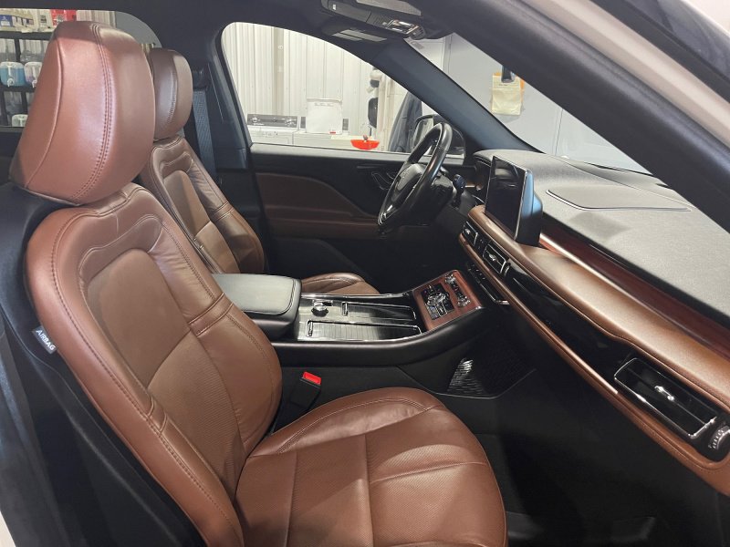 Used 2023 Lincoln Aviator Reserve w/ Equipment Group 201A image 15