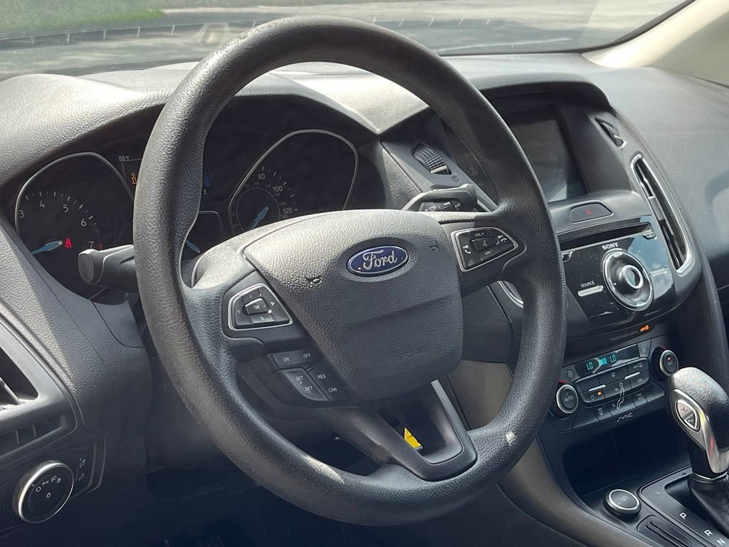 Used 2017 Ford Focus SEL FWD image 17