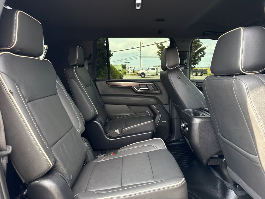 Used 2025 GMC Yukon XL Elevation AWD/4WD image 19