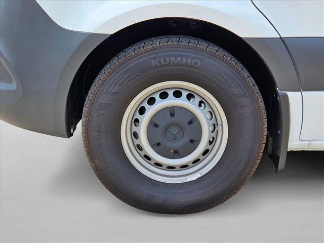 Used 2024 Mercedes-Benz eSprinter 170 Cargo image 10