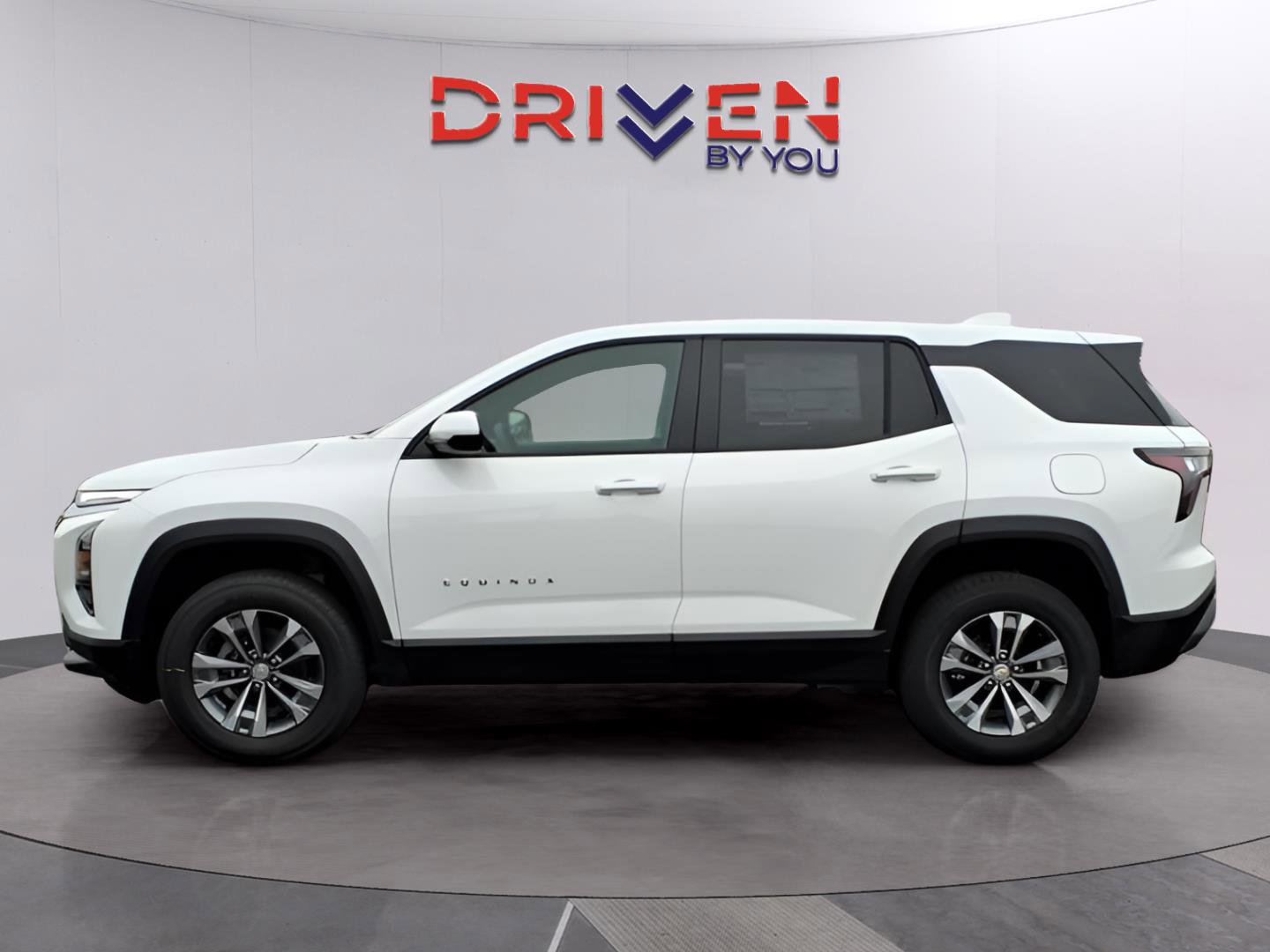 New 2026 Chevrolet Equinox LT w/ Convenience Package II image 2