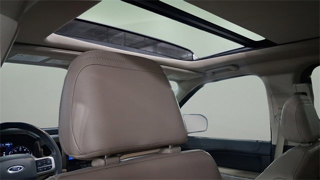 Used 2024 Ford Expedition Limited image 24