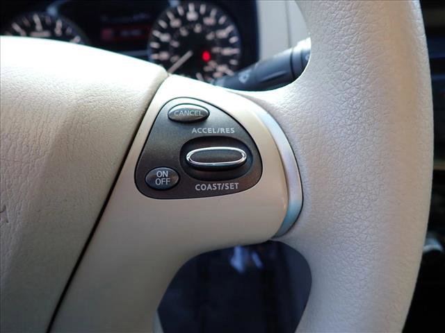 Used 2015 Nissan Pathfinder S image 16