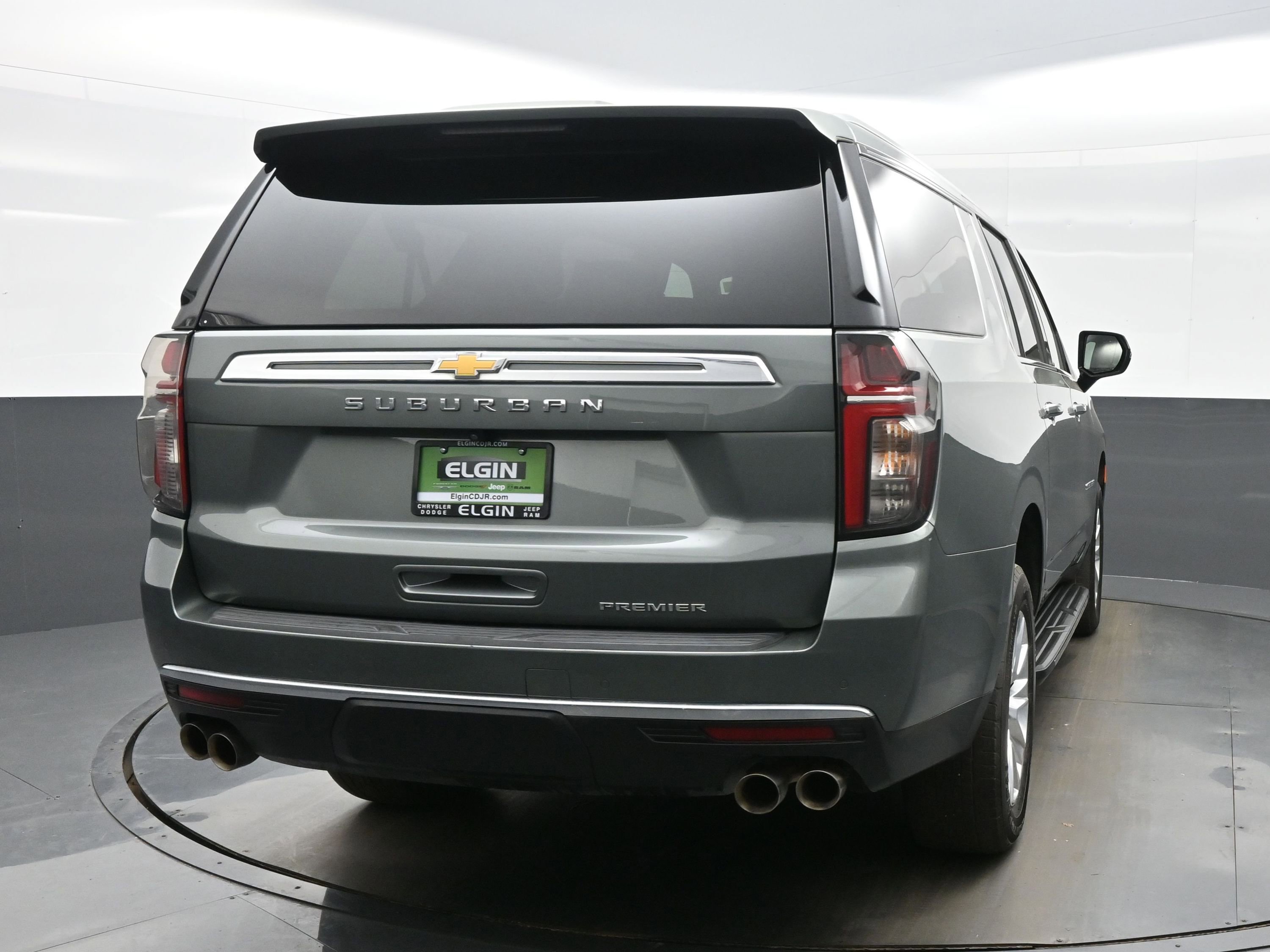 Used 2023 Chevrolet Suburban Premier AWD/4WD image 5