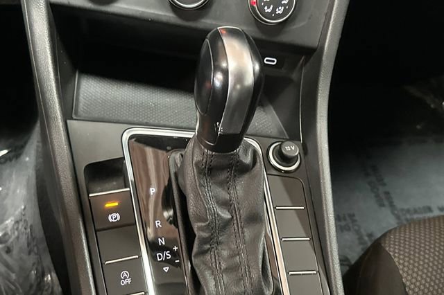 Certified 2021 Volkswagen Jetta S FWD image 25