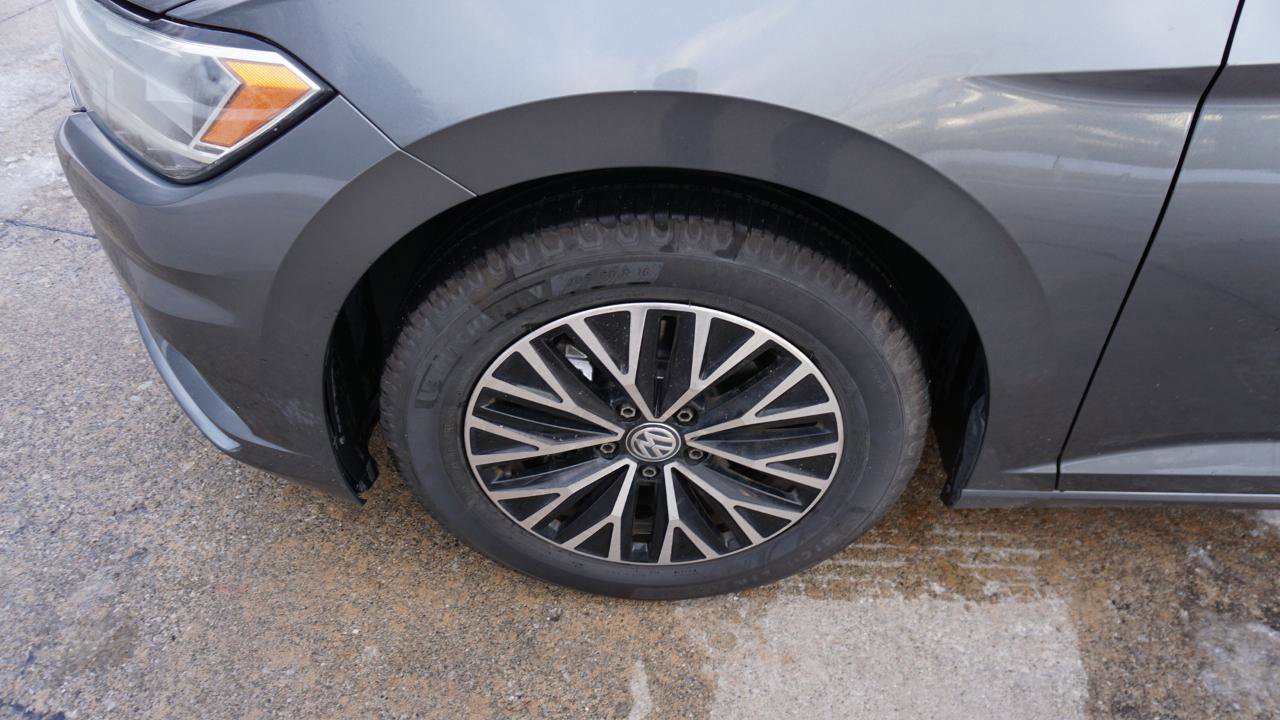 Used 2019 Volkswagen Jetta R-Line image 9