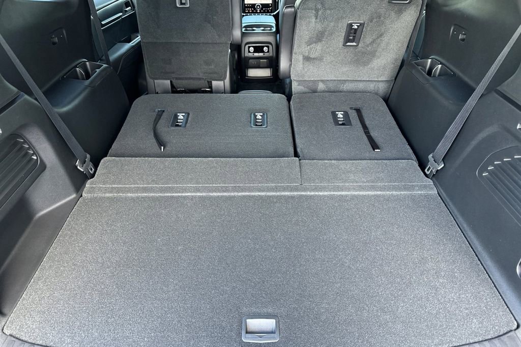 New 2025 GMC Acadia Elevation w/ Elevation Premium Package FWD image 13