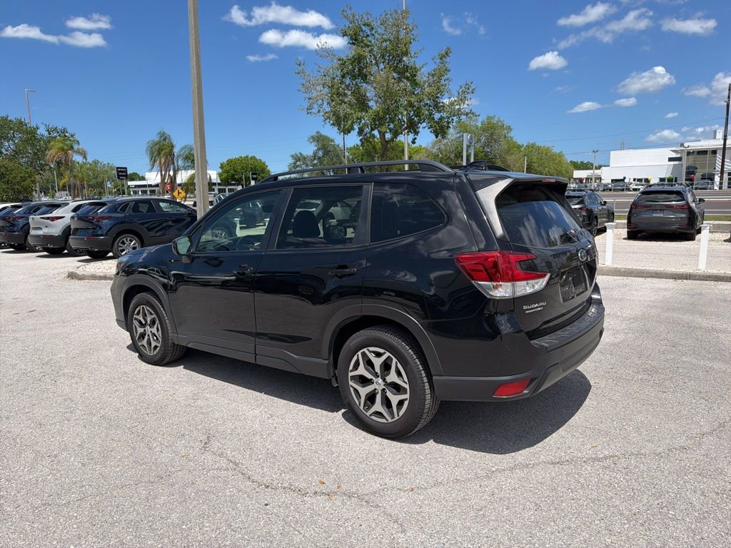 Used 2020 Subaru Forester Premium image 7