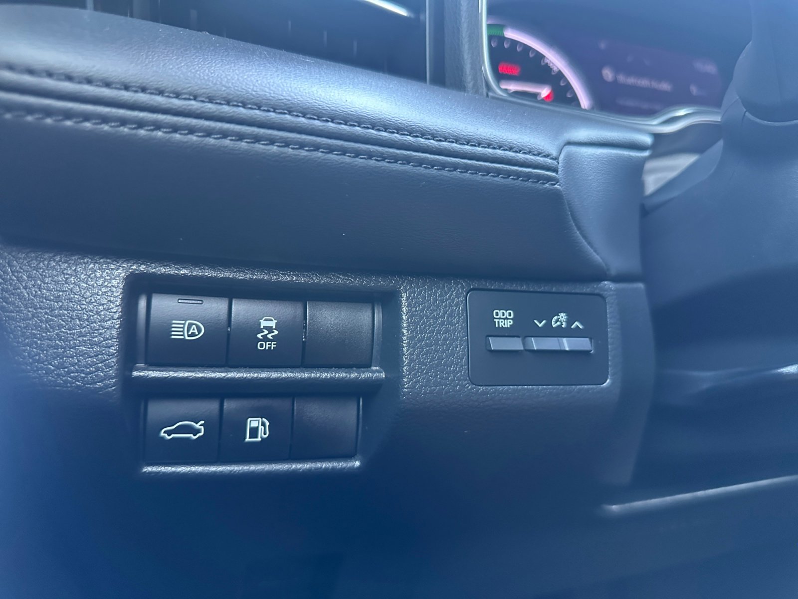 Used 2020 Toyota Avalon XLE w/ All Weather Liner Package FWD image 17