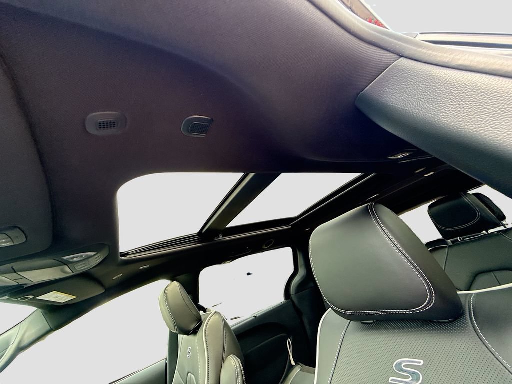 New 2027 Chrysler Pacifica Limited FWD image 23